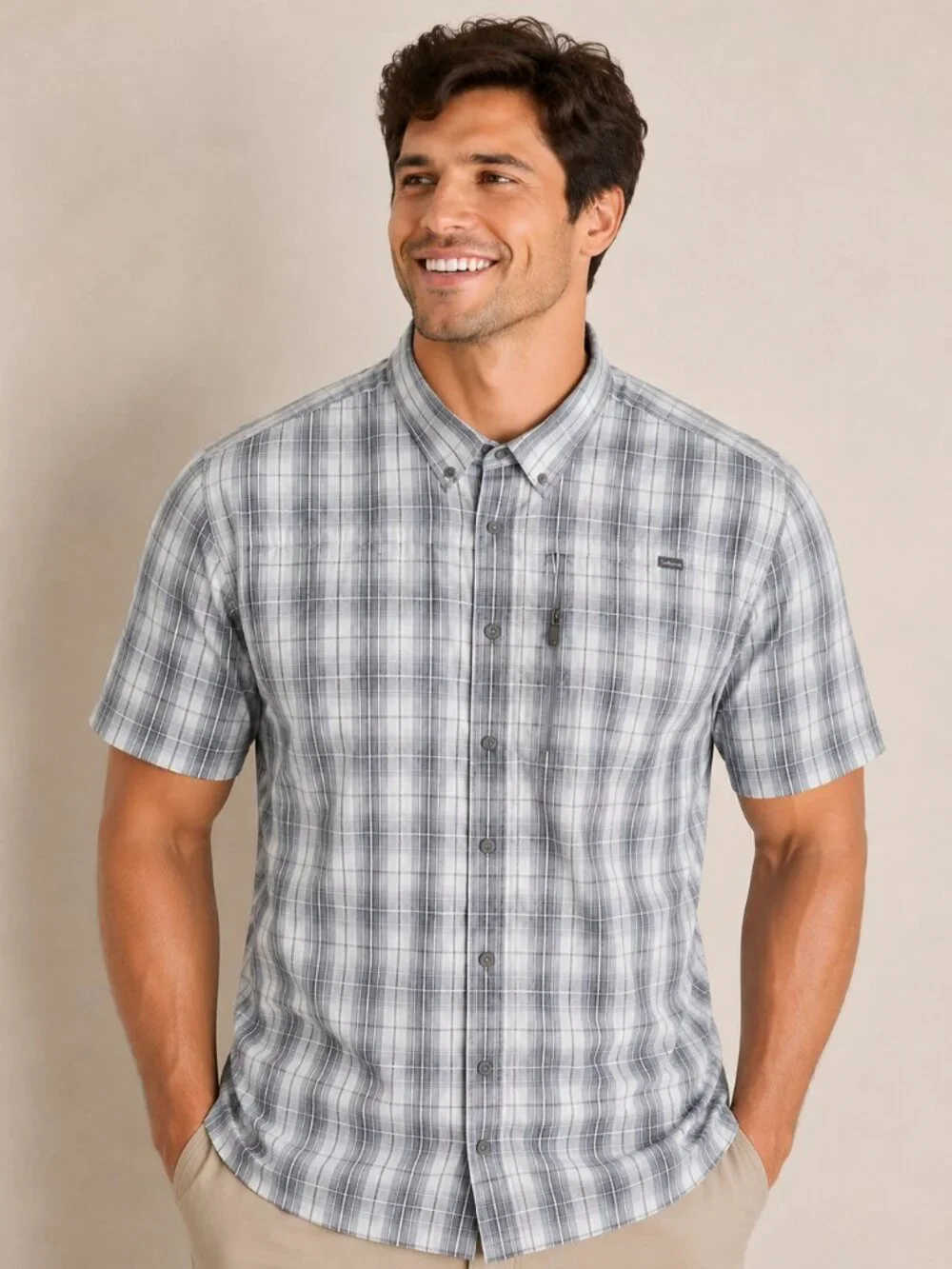 Eddie Bauer Men's XL Plaid Short Sleeve Vented Shirt 2 Chest Pockets Zip Pocket